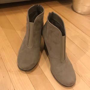 Aerosoles wedge booties, taupe color, size 8
